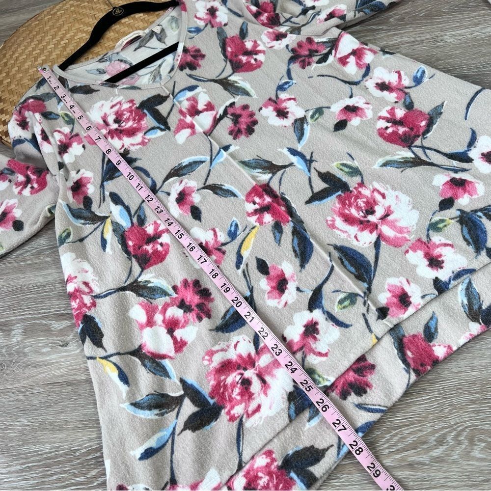 Soft surroundings floral printed blouse ultra soft - Picture 3 of 6